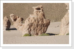 Wind und Sand haben Monolithen geschliffen